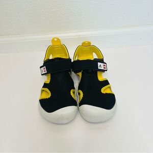 Adidas Kids' Captain Toey  x LEGO Black and Yellow Sandal Kids Size 1